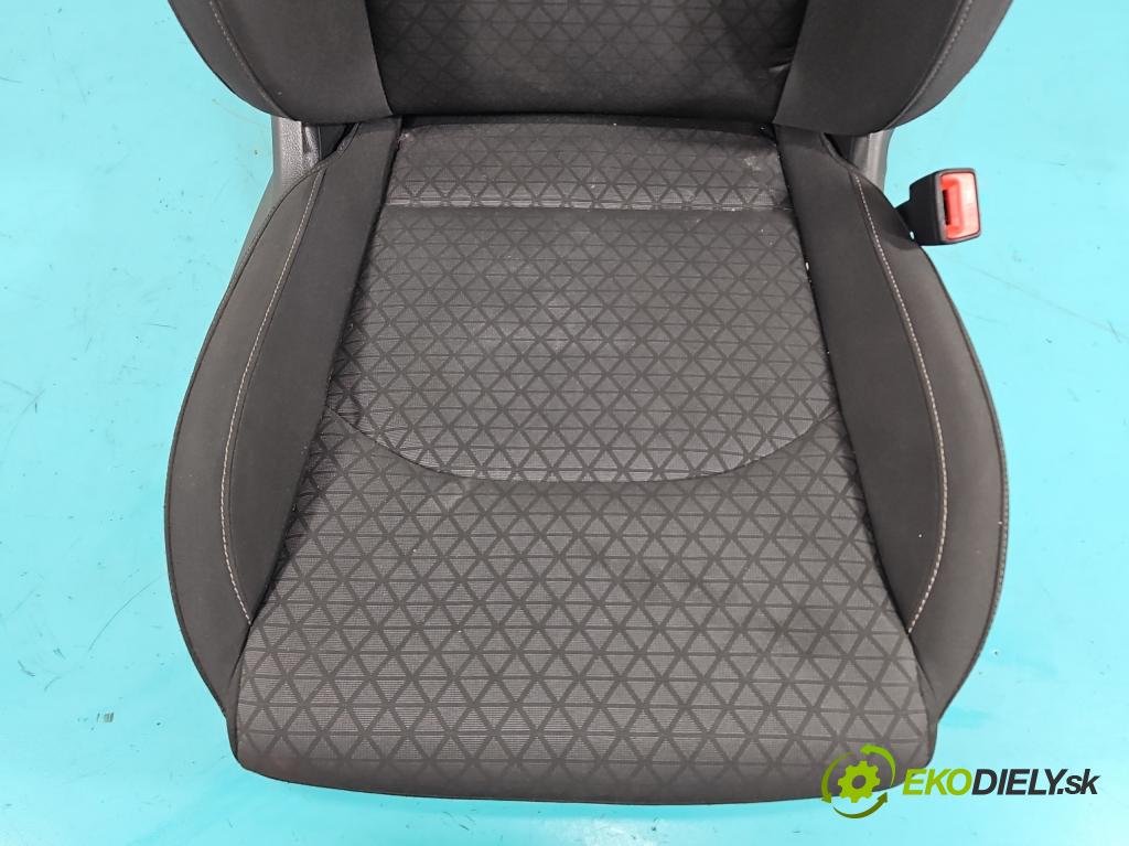 Kia Ceed III 2018- 1.5 160 HP automatic 117.5 kW 1482 cm3 5- Sedačka pravý  (Sedadlo)