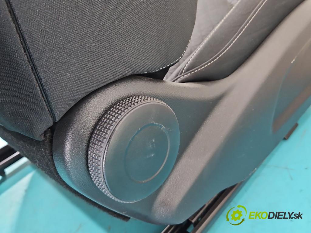 Kia Ceed III 2018- 1.5 160 HP automatic 117.5 kW 1482 cm3 5- Sedačka pravý  (Sedadlo)