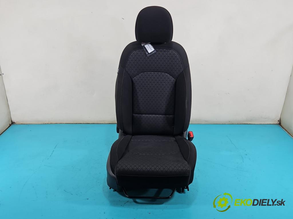 Kia Ceed III 2018- 1.5 160 HP automatic 117.5 kW 1482 cm3 5- Sedačka pravý  (Sedadlo)