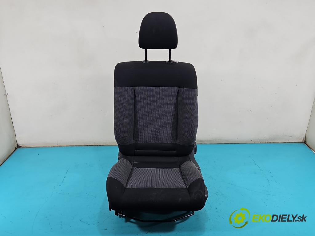 Citroen C4 Cactus 2014-2020 1.6 hdi 92 HP automatic 68 kW 1560 cm3 5- Sedačka ľavý  (Sedadlo)
