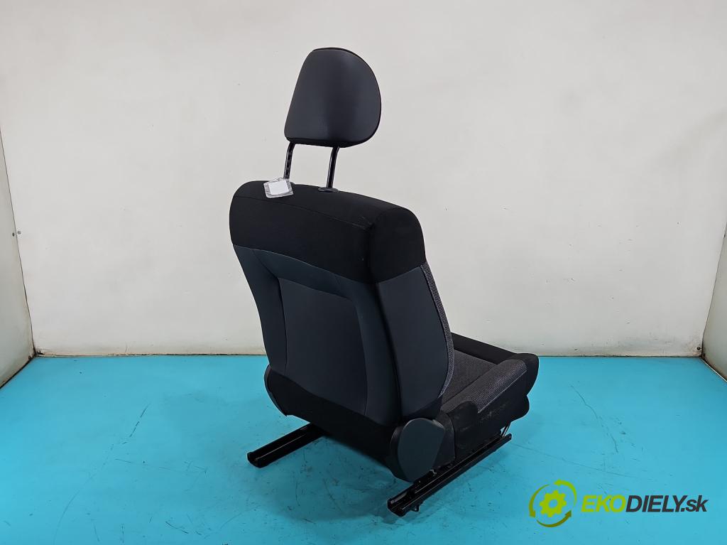 Citroen C4 Cactus 2014-2020 1.6 hdi 92 HP automatic 68 kW 1560 cm3 5- Sedačka ľavý  (Sedadlo)