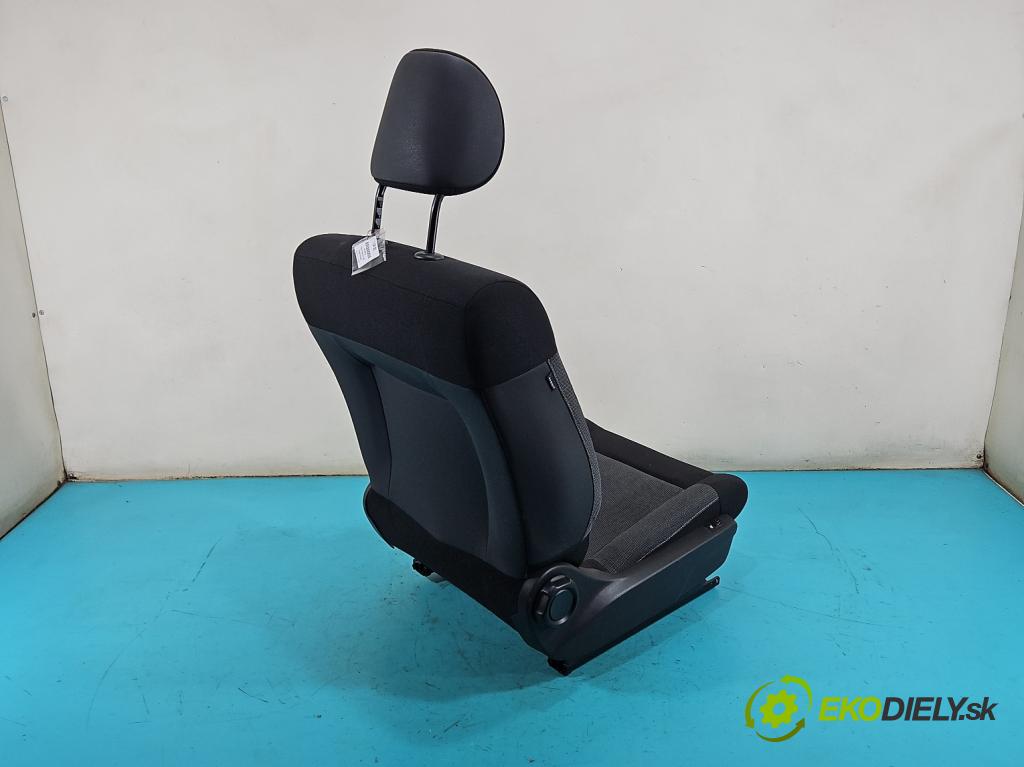 Citroen C4 Cactus 2014-2020 1.6 hdi 92 HP automatic 68 kW 1560 cm3 5- Sedačka pravý  (Sedadlo)