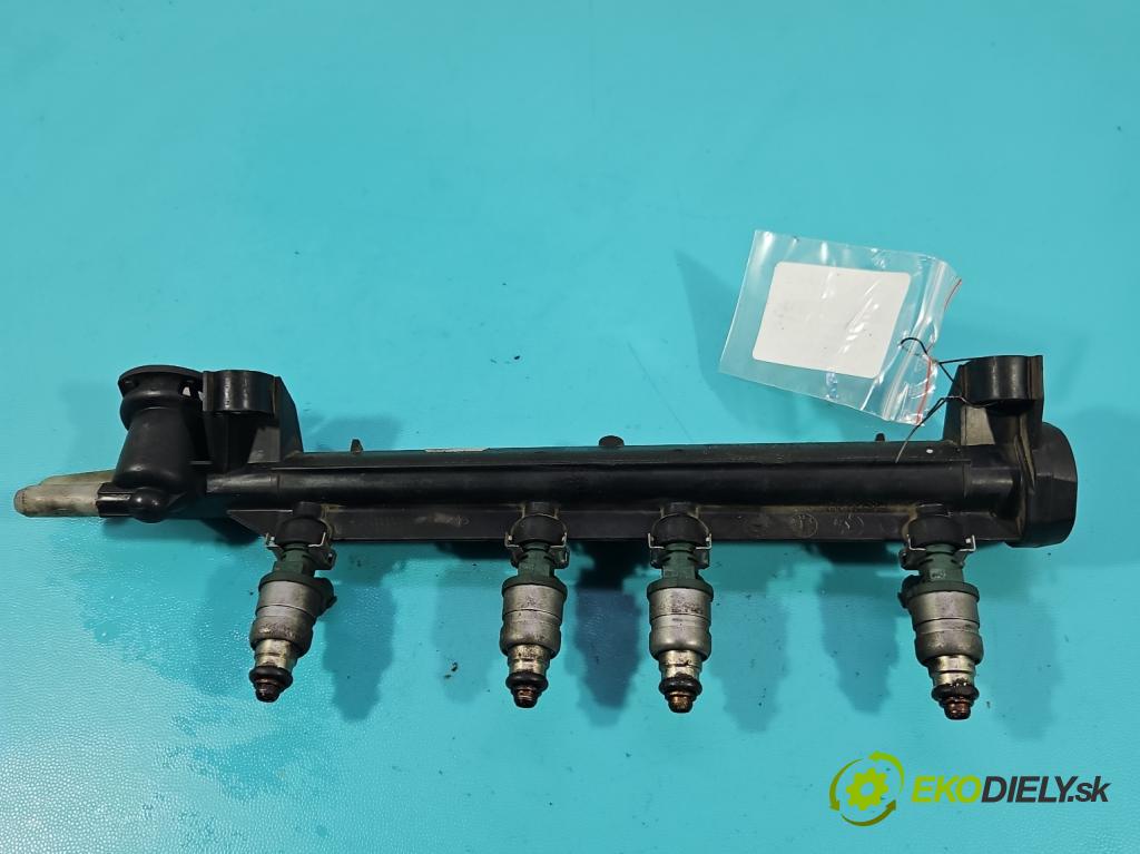 Skoda Octavia I 1996-2010 1.6 SR 102 HP manual 75 kW 1595 cm3 5- vstrek 06A133317A (Vstrekovač paliva)