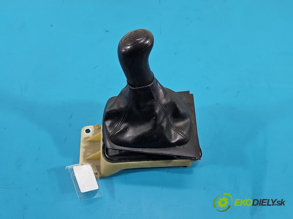 Skoda Octavia I 1996-2010 1.6 SR 102 HP manual 75 kW 1595 cm3 5- Páka: Změny: stupeň,rýchlosť 1J0711061A (Rýchlostná páka (kulisa))