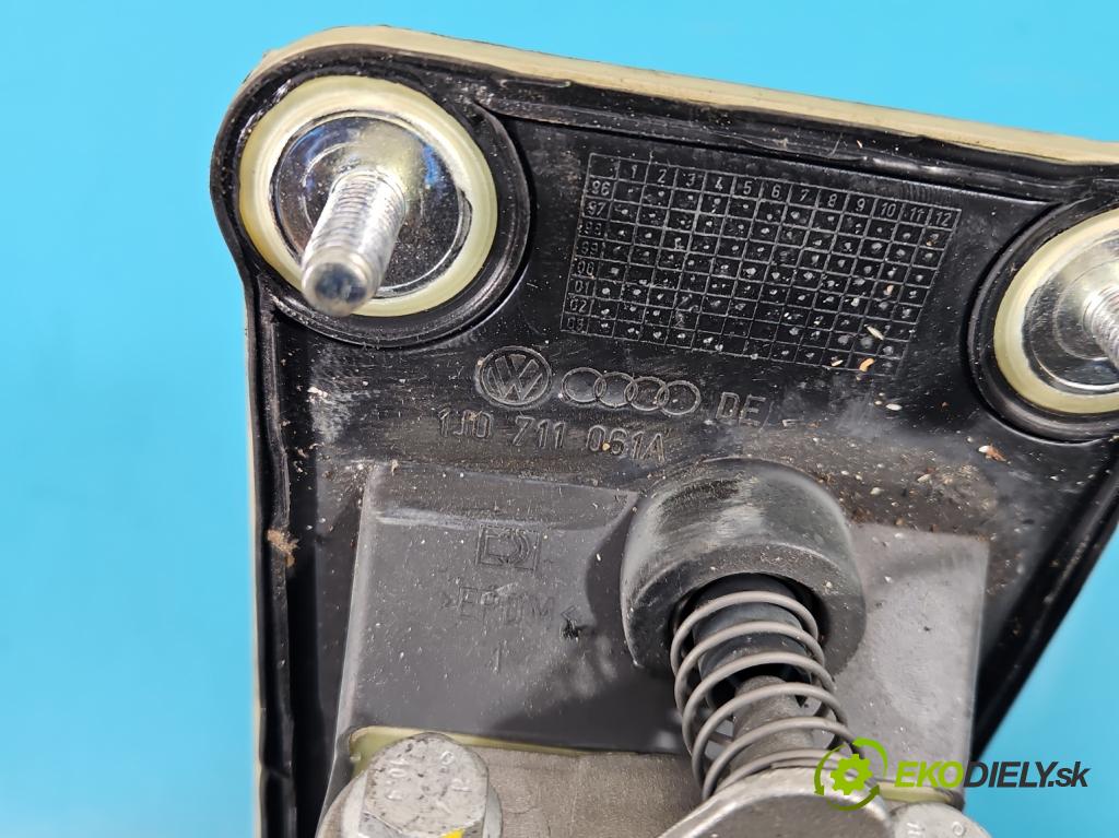 Skoda Octavia I 1996-2010 1.6 SR 102 HP manual 75 kW 1595 cm3 5- Páka: Změny: stupeň,rýchlosť 1J0711061A (Rýchlostná páka (kulisa))