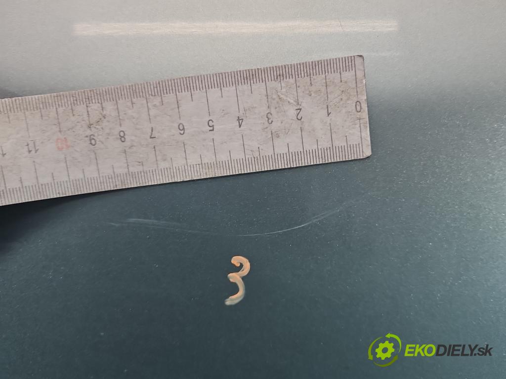 Skoda Octavia I 1996-2010 1.6 SR 102 HP manual 75 kW 1595 cm3 5- dvere predné ľavé  (Kľučka dverí ostatné)