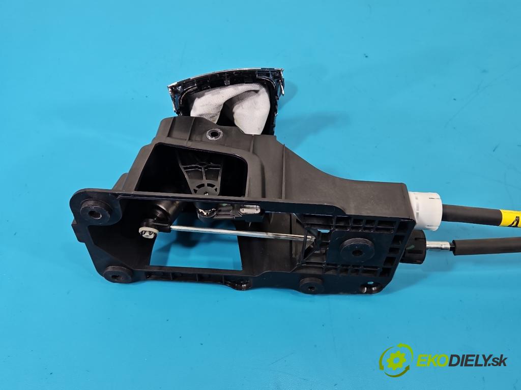 Renault Megane III 2008-2016 1.4 TCE: 131 HP manual 96 kW 1397 cm3 5- Páka: Změny: stupeň,rýchlosť 8200781046 (Rýchlostná páka (kulisa))