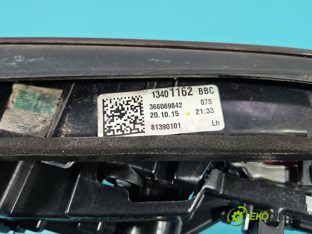 Opel Astra V  2015-2022 1.4 T 125 HP manual 92 kW 1399 cm3 5- svetlo / reflektor zadné ľavé 13401162 (Kľučka dverí ostatné)