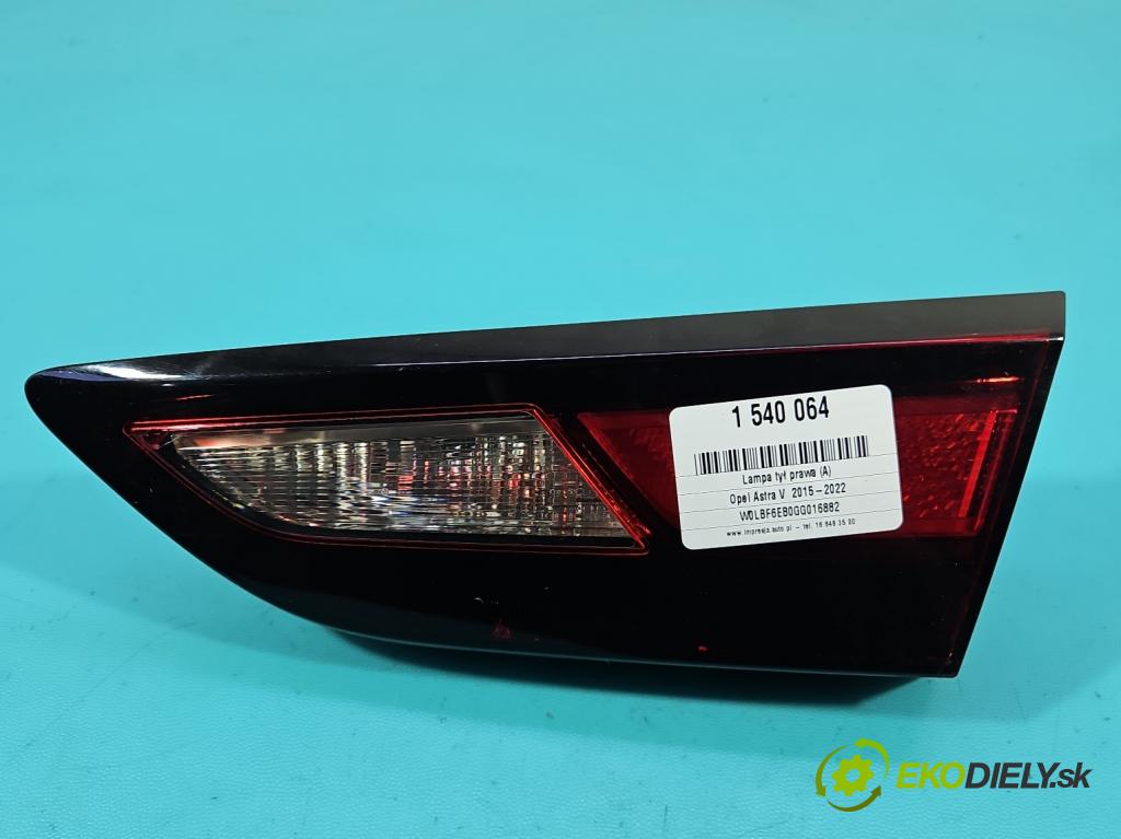 Opel Astra V  2015-2022 1.4 T 125 HP manual 92 kW 1399 cm3 5- svetlo / reflektor zadné pravé 13401163 (Kľučka dverí ostatné)