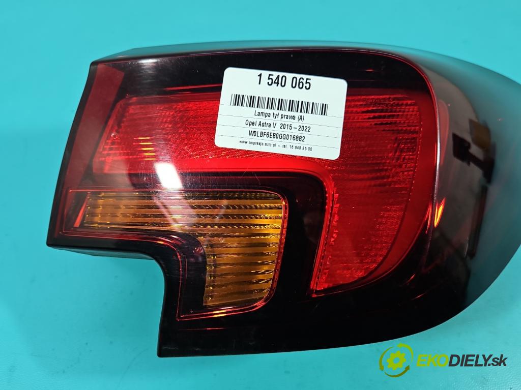 Opel Astra V  2015-2022 1.4 T 125 HP manual 92 kW 1399 cm3 5- svetlo / reflektor zadné pravé 39015944 (Kľučka dverí ostatné)