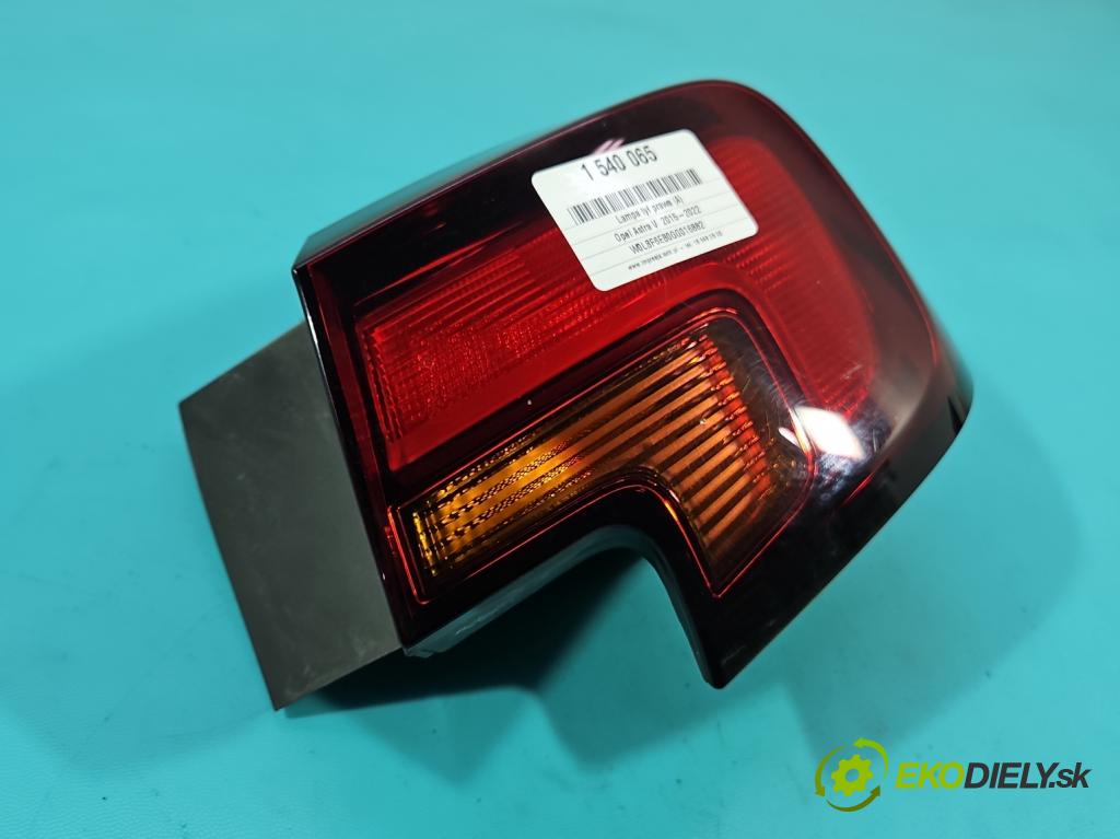 Opel Astra V  2015-2022 1.4 T 125 HP manual 92 kW 1399 cm3 5- svetlo / reflektor zadné pravé 39015944 (Kľučka dverí ostatné)