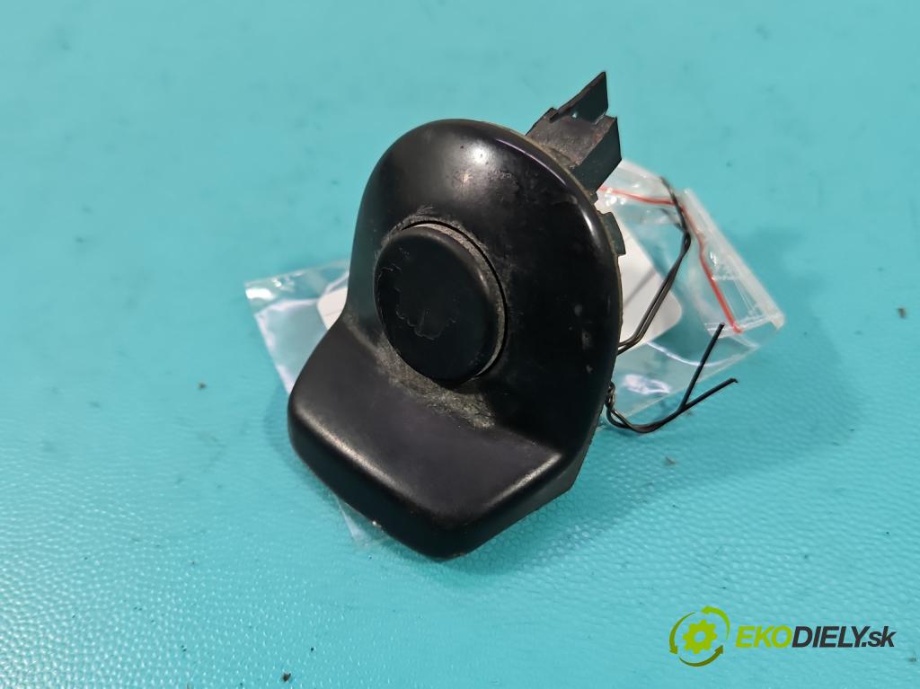 Skoda Citigo 2011-2019 1.0 MPI 60 HP manual 44 kW 999 cm3 5- rukoväť kufrové dvere zadné 1S0827566