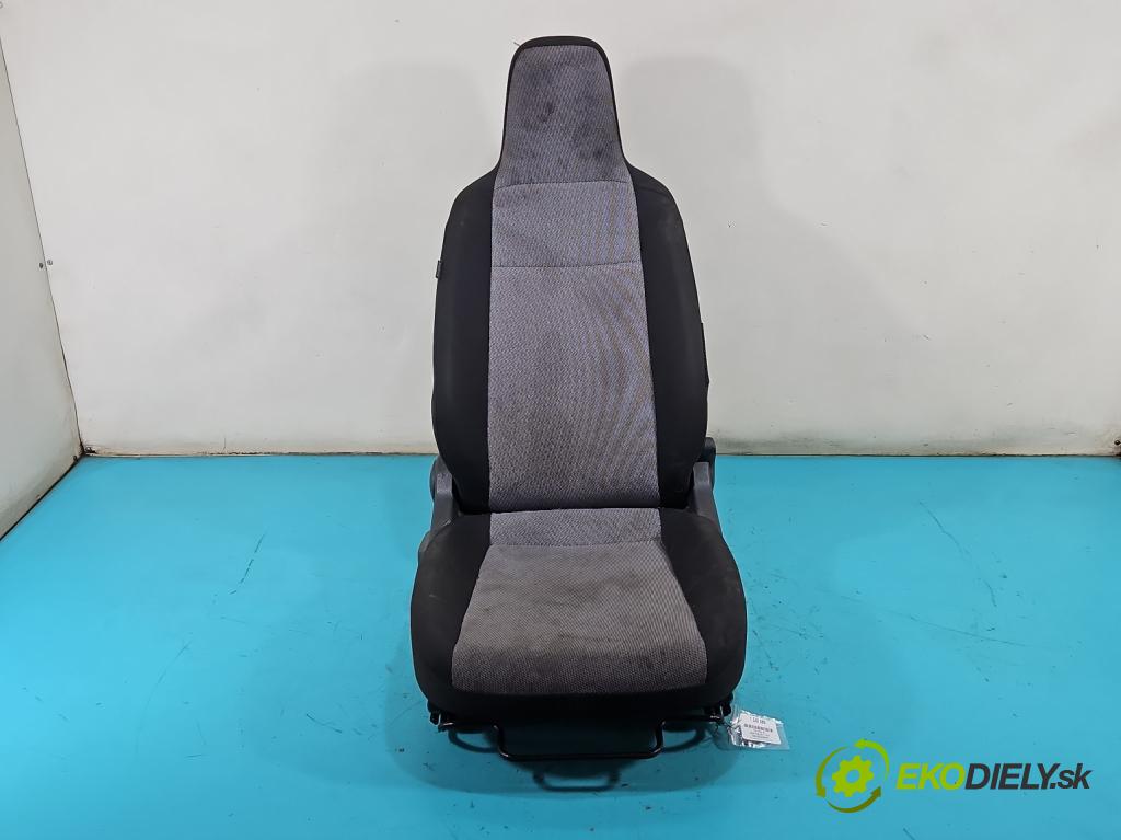 Skoda Citigo 2011-2019 1.0 MPI 60 HP manual 44 kW 999 cm3 5- Sedačka pravý  (Sedadlo)