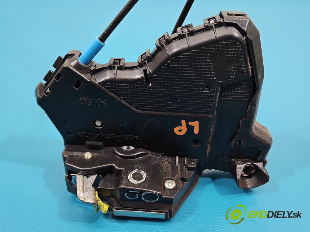 Toyota Auris II 2012-2018 1.8 hybrid 99 HP automatic 73 kW 1798 cm3 5- zámok predné ľavý