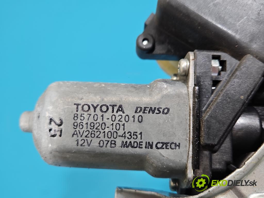 Toyota Auris II 2012-2018 1.8 hybrid 99 HP automatic 73 kW 1798 cm3 5- mechanizmus okna predné pravý 85710-02420-B