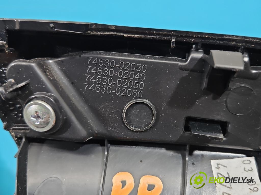 Toyota Auris II 2012-2018 1.8 hybrid 99 HP automatic 73 kW 1798 cm3 5- lišta dvere predné pravé 76647-02020