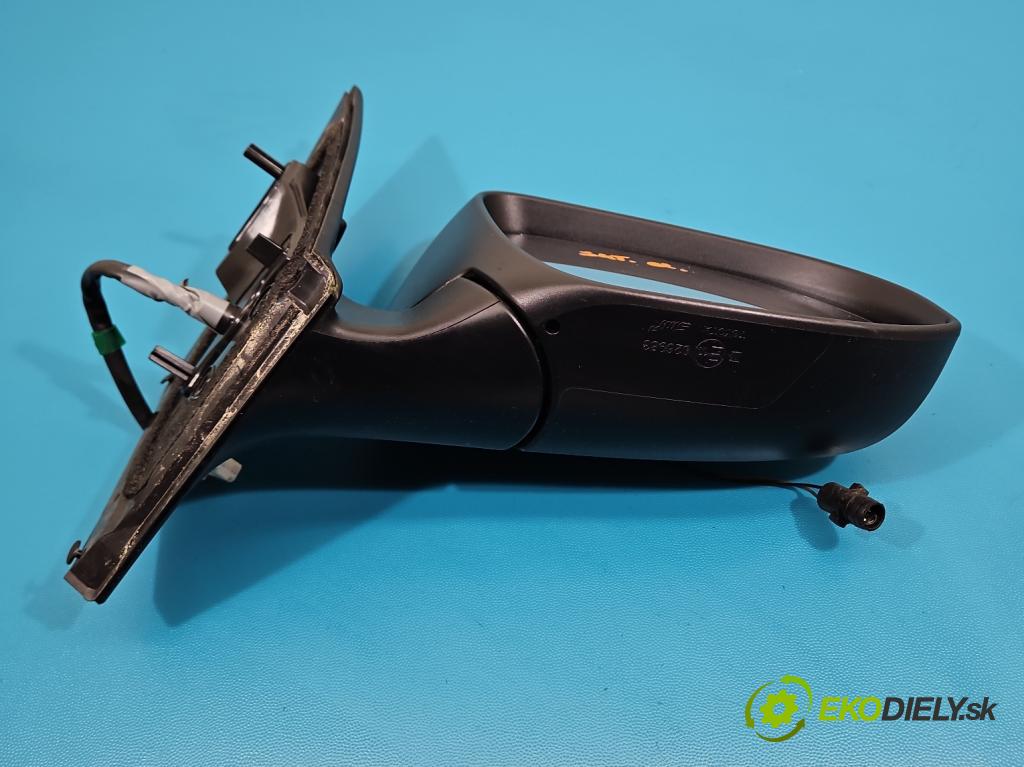 Toyota Auris II 2012-2018 1.8 hybrid 99 hp automatic 73 kW 1798 cm3 5- zpětné zrcátko pravé  (Klika dveří ostatní)