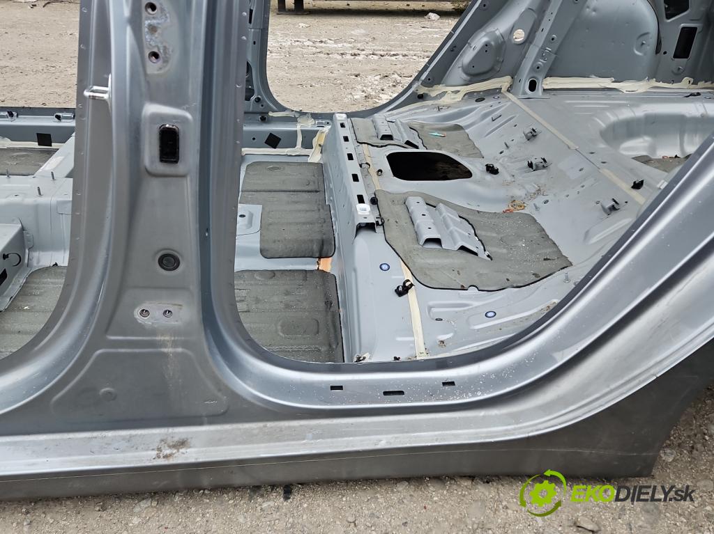 Kia Ceed III 2018- 1.5 160 hp automatic 117.5 kW 1482 cm3 5- práh levý  (Karoserie ostatní)