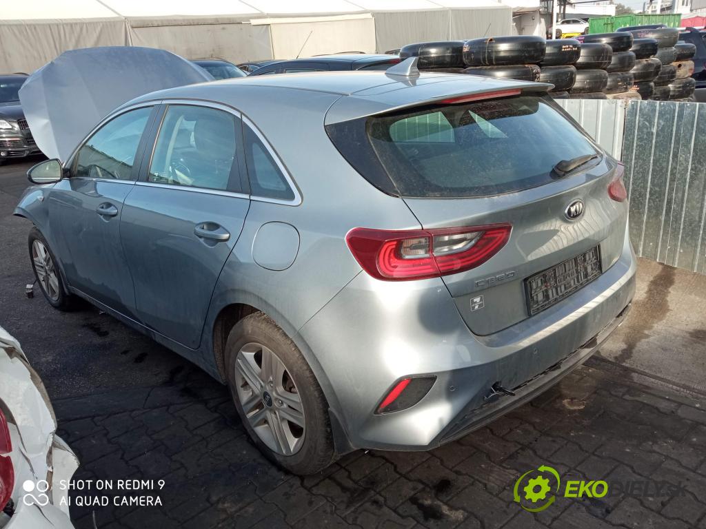 Kia Ceed III 2018- 1.5 160 hp automatic 117.5 kW 1482 cm3 5- práh pravý  (Karoserie ostatní)