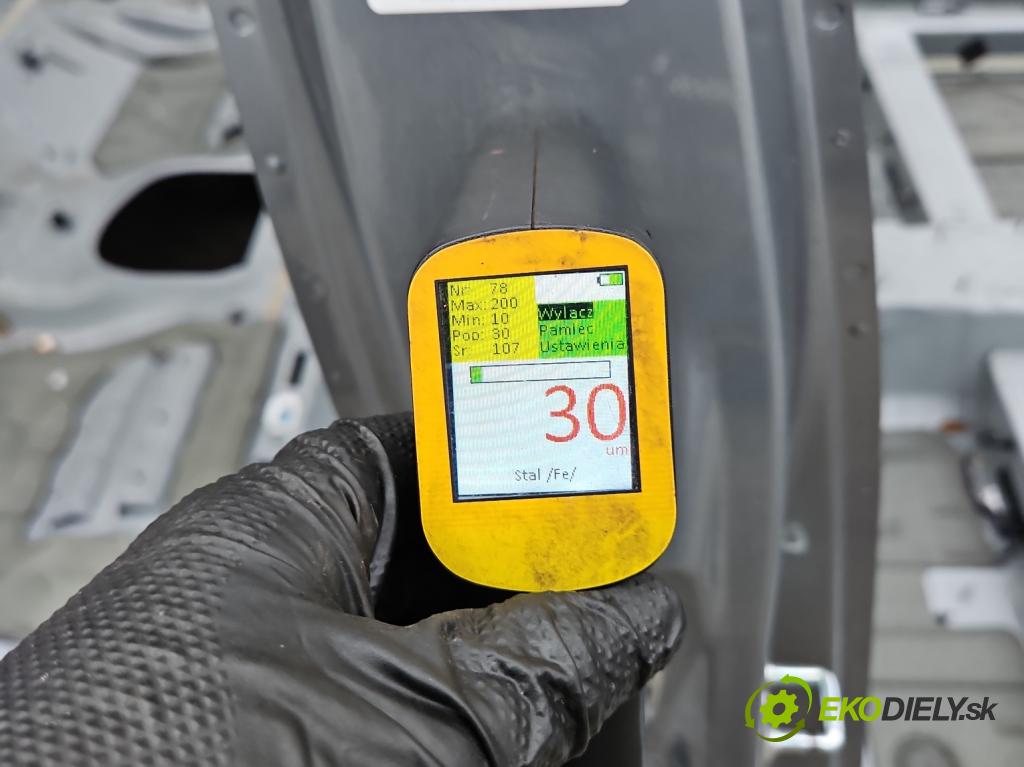 Kia Ceed III 2018- 1.5 160 hp automatic 117.5 kW 1482 cm3 5- práh pravý  (Karoserie ostatní)