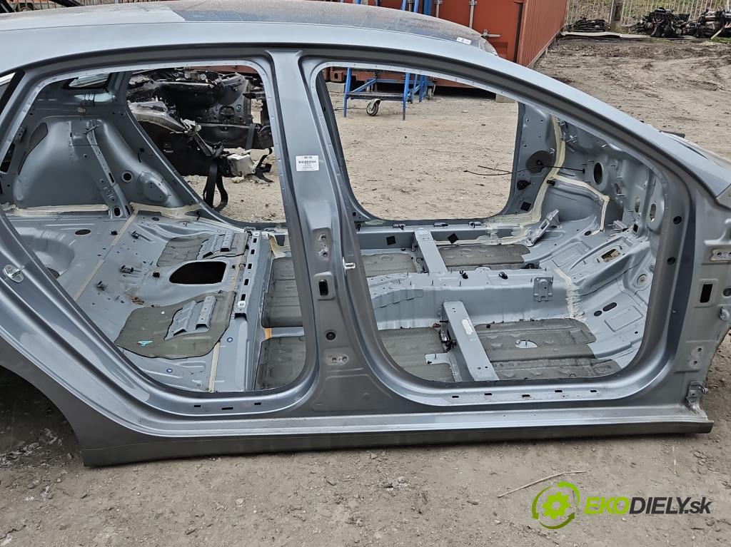 Kia Ceed III 2018- 1.5 160 HP automatic 117.5 kW 1482 cm3 5- Práh: pravý  (Karoséria ostatné)