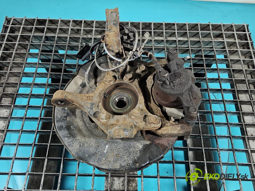 Toyota Auris II 2012-2018 1.8 hybrid 99 HP automatic 73 kW 1798 cm3 5- náboj ľavé  (Náboj kolesa)