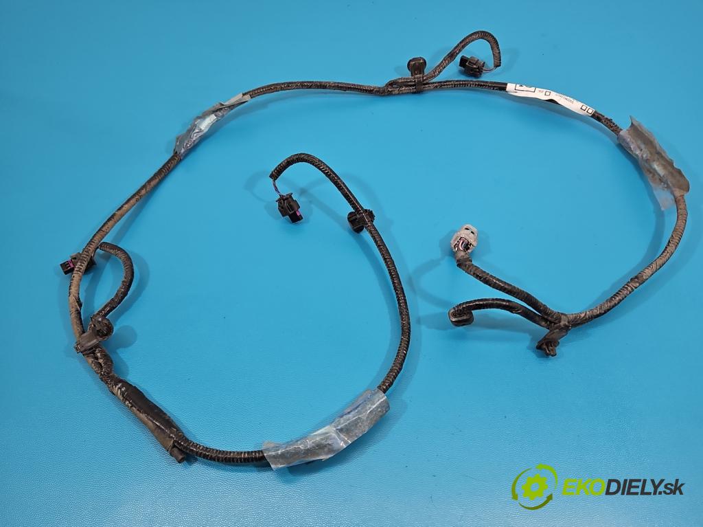 Toyota Auris II 2012-2018 1.8 hybrid 99 hp automatic 73 kW 1798 cm3 5- Balíček: nárazníku zadní 8218202100B