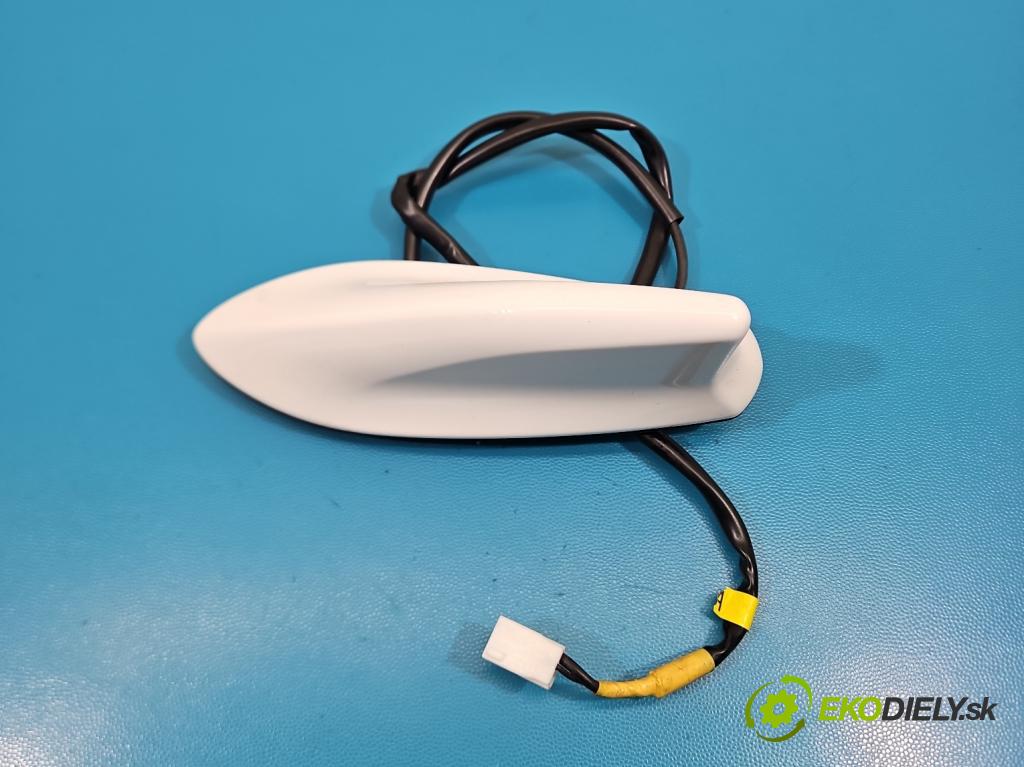 Toyota Auris II 2012-2018 1.8 hybrid 99 HP automatic 73 kW 1798 cm3 5- Antena V3-10838C