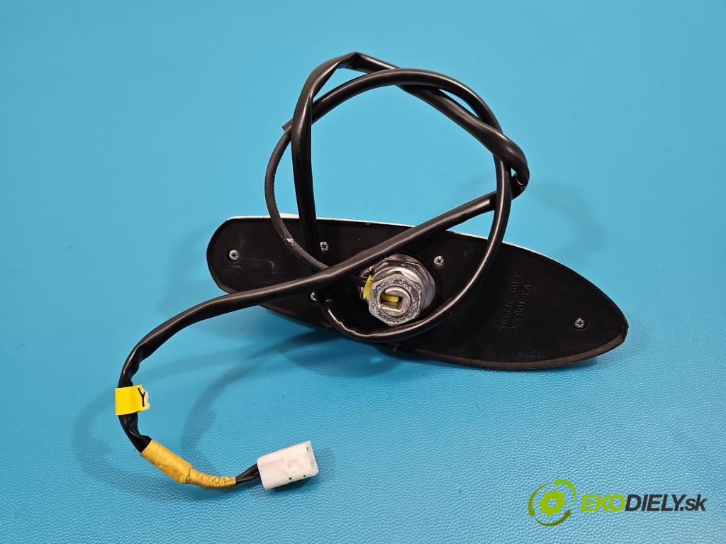Toyota Auris II 2012-2018 1.8 hybrid 99 HP automatic 73 kW 1798 cm3 5- Antena V3-10838C