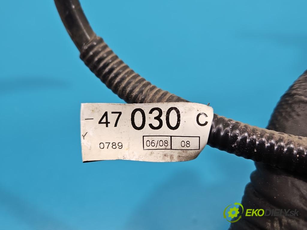 Toyota Auris II 2012-2018 1.8 hybrid 99 HP automatic 73 kW 1798 cm3 5- kontakt mínus: 82112-47030