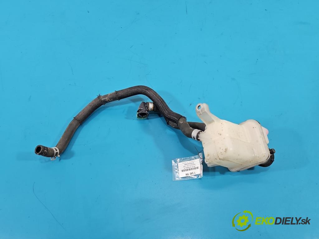 Toyota Auris II 2012-2018 1.8 hybrid 99 HP automatic 73 kW 1798 cm3 5- Nádrž: kompenzačné: