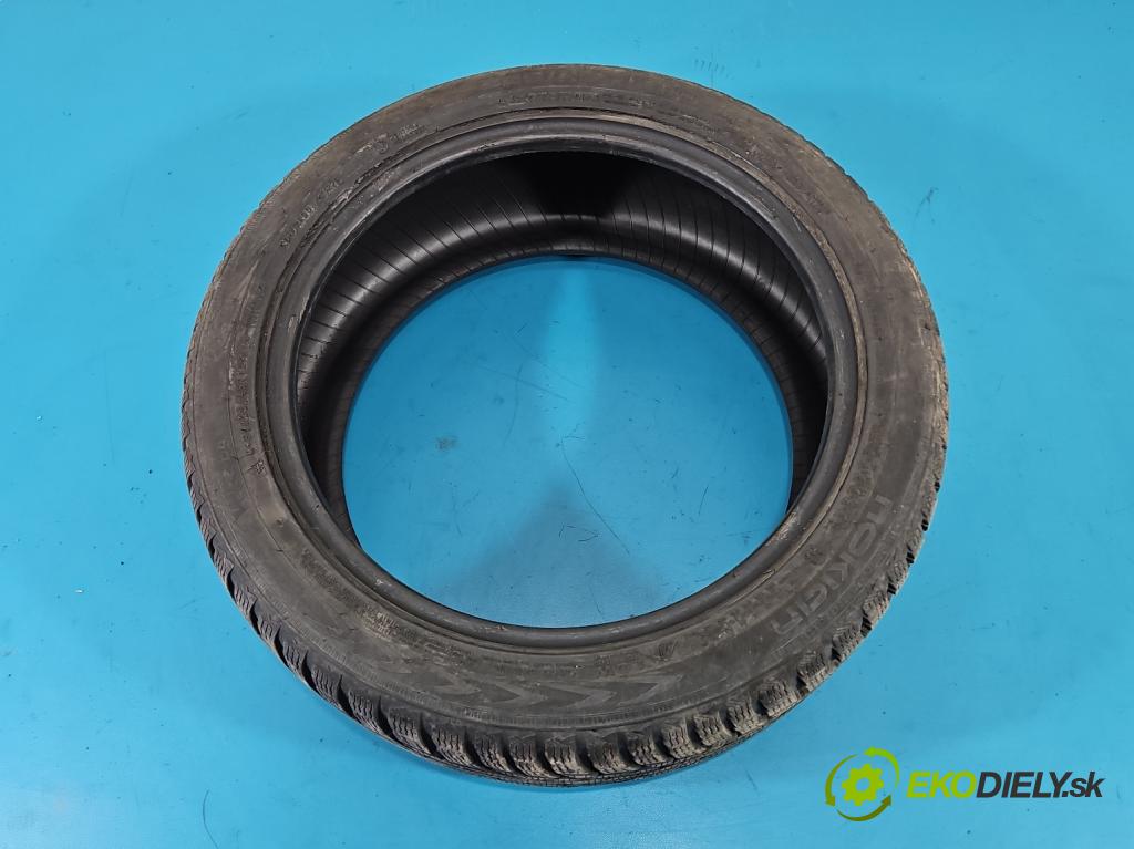 Toyota Auris II 2012-2018 1.8 hybrid 99 hp automatic 73 kW 1798 cm3 5- pneumatiky: Zima 1 