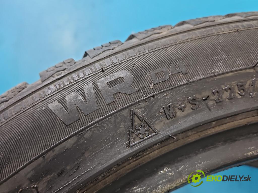 Toyota Auris II 2012-2018 1.8 hybrid 99 hp automatic 73 kW 1798 cm3 5- pneumatiky: zimní para