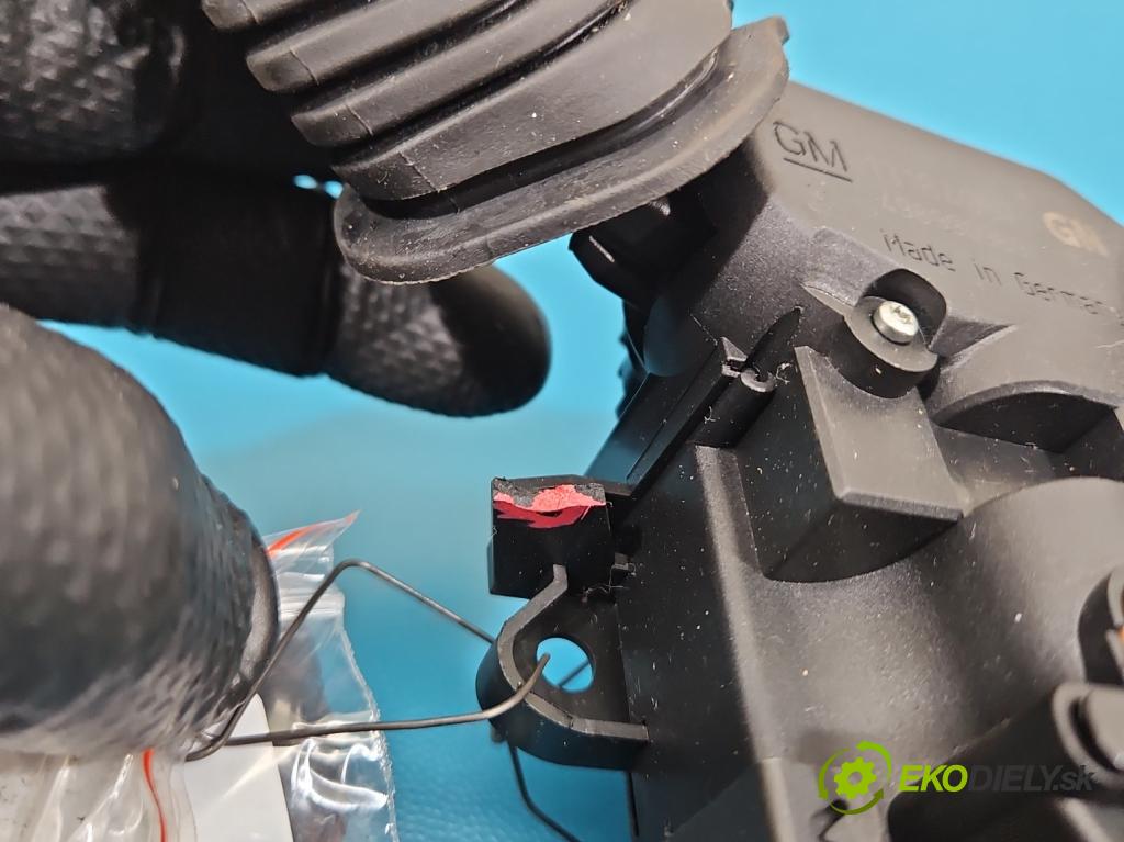 Opel Astra III 2004-2014 1.8 16V 125 HP automatic 92 kW 1796 cm3 5- prepínač komplex: 13184057 (Prepínacie páčky pod volantom)