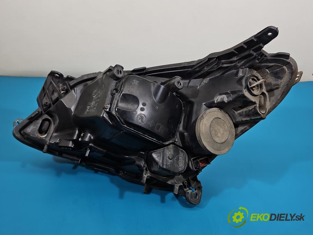Opel Astra III 2004-2014 1.8 16V 125 HP automatic 92 kW 1796 cm3 5- Reflektor: pravý  (Svetlo predné pravé)