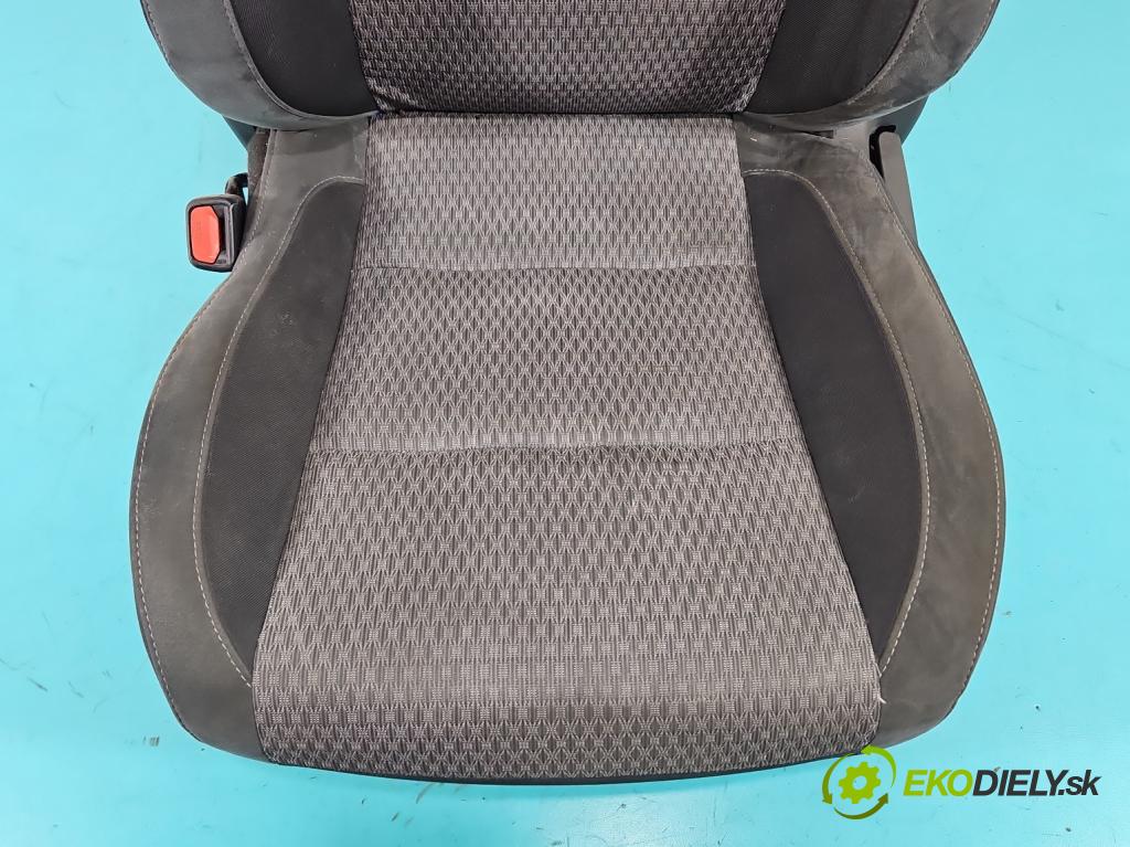 Toyota Auris II 2012-2018 1.8 hybrid 99 HP automatic 73 kW 1798 cm3 5- Sedačka ľavý  (Sedadlo)