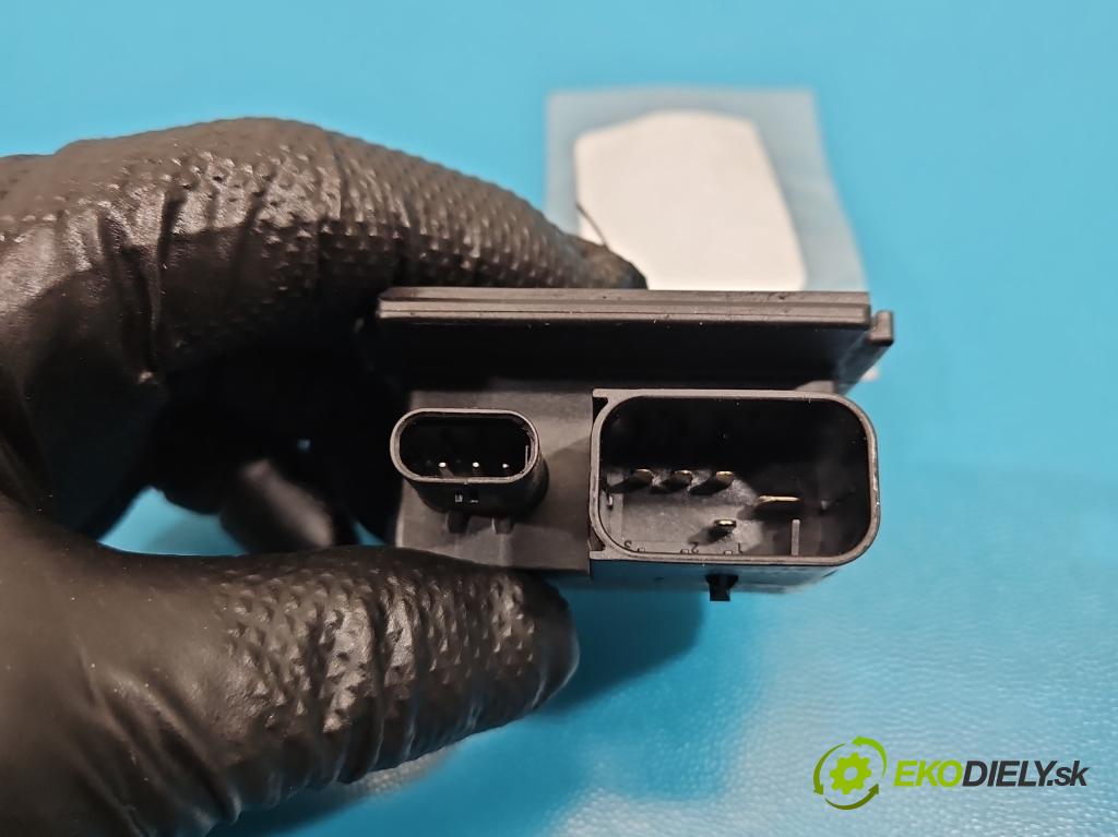 Bmw 3 F34 2013-2020 2.0d 190 HP automatic 140 kW 1999 cm3 5- Relé: svíčky: zařicích: 0281003115 (Relé)