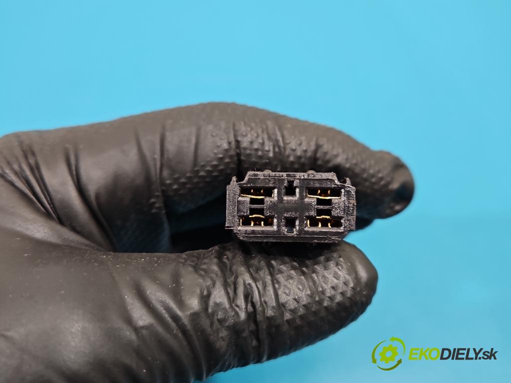 Renault Scenic I 1996-2003 1.6 16V 107 HP manual 79 kW 1598 cm3 5- Spínačka  (Spínacia skrinka)