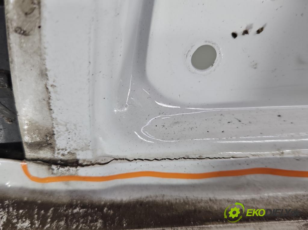 Kia Picanto III  17- 1.2 MPI 84KM manual 61.8 kW 1197 cm3 5- dvere predné ľavé  (Kľučka dverí ostatné)