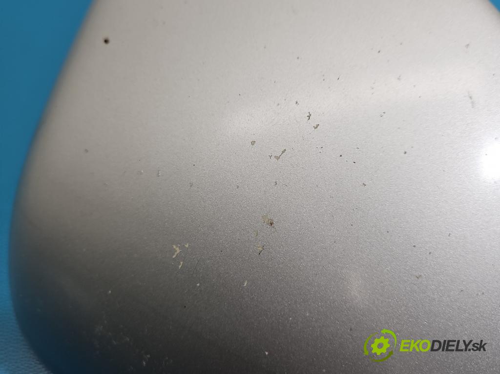 Kia Carens III  2006-2013 2.0 16V 144 HP manual 106 kW 1998 cm3 5- zrkadlo pravé  (Kľučka dverí ostatné)