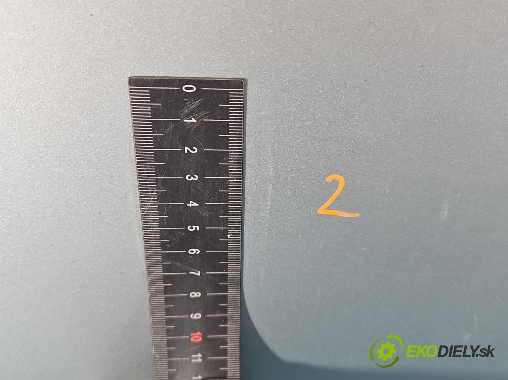 Kia Carens III  2006-2013 2.0 16V 144 hp manual 106 kW 1998 cm3 5- dveře přední pravé  (Klika dveří ostatní)