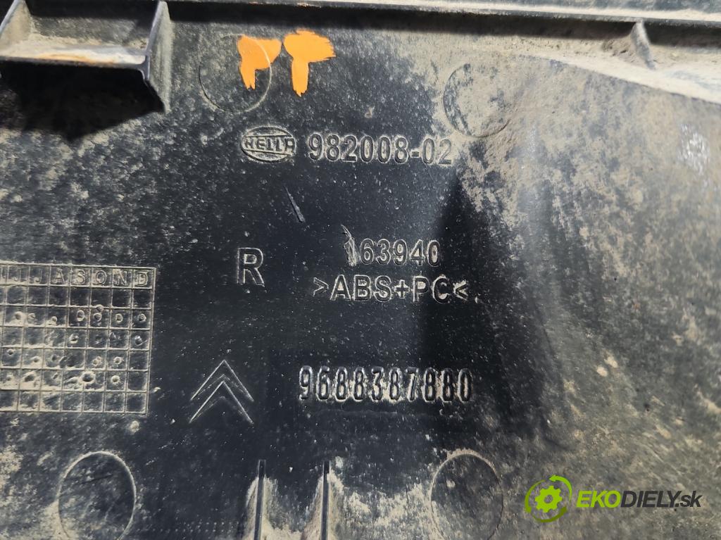 Citroen C4 Picasso I 2006-2013 1.6 hdi 109 HP manual 80 kW 1560 cm3 5- svetlo / reflektor zadné pravé nárazník 9688387880