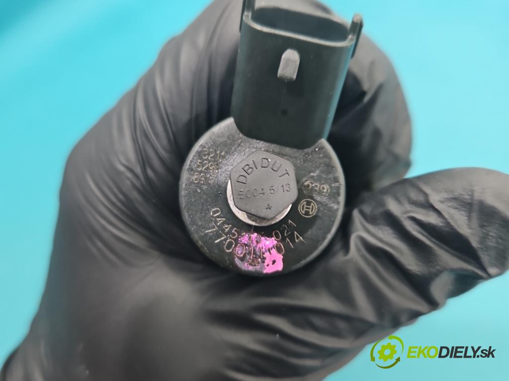 Volvo V40 I 1995-2004 1.9 dci 116 HP manual 85 kW 1870 cm3 5- vstrek 0445110021 (Vstrekovač paliva)