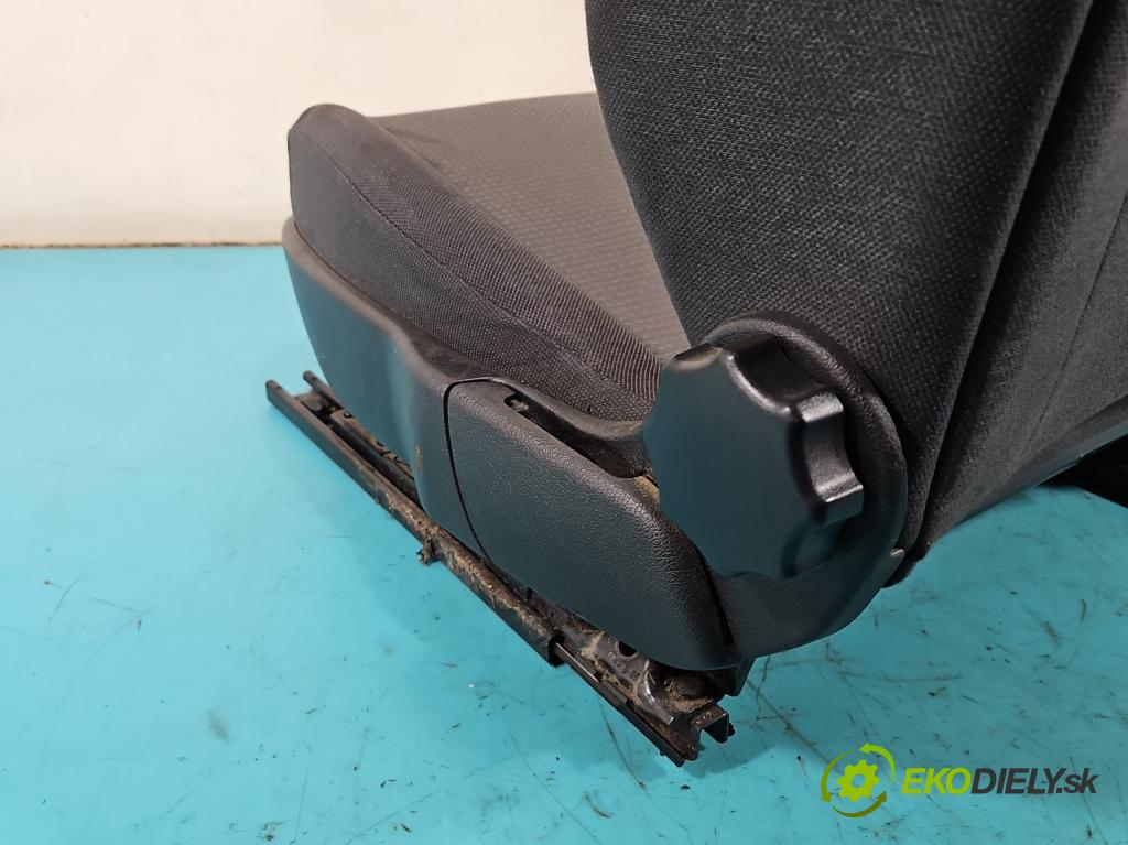 Opel Astra II 1998-2009 1.4 16V 90 hp manual 66 kW 1389 cm3 5- Sedadlo levý  (Sedadlo)