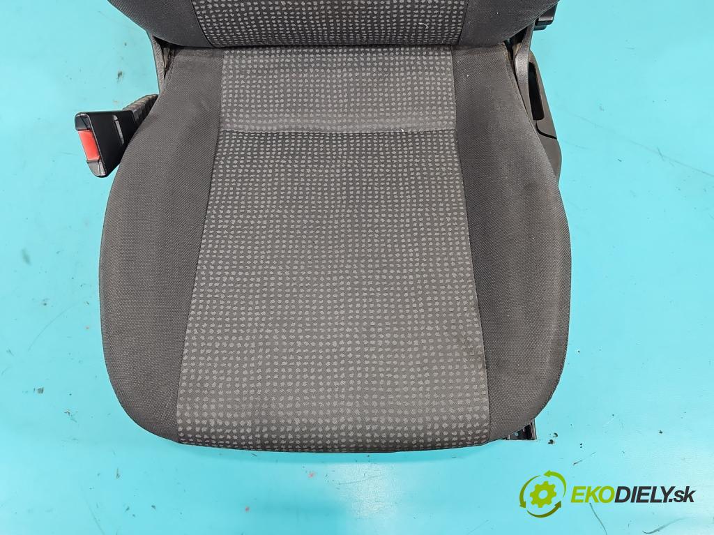 Opel Astra II 1998-2009 1.4 16V 90 hp manual 66 kW 1389 cm3 5- Sedadlo levý  (Sedadlo)