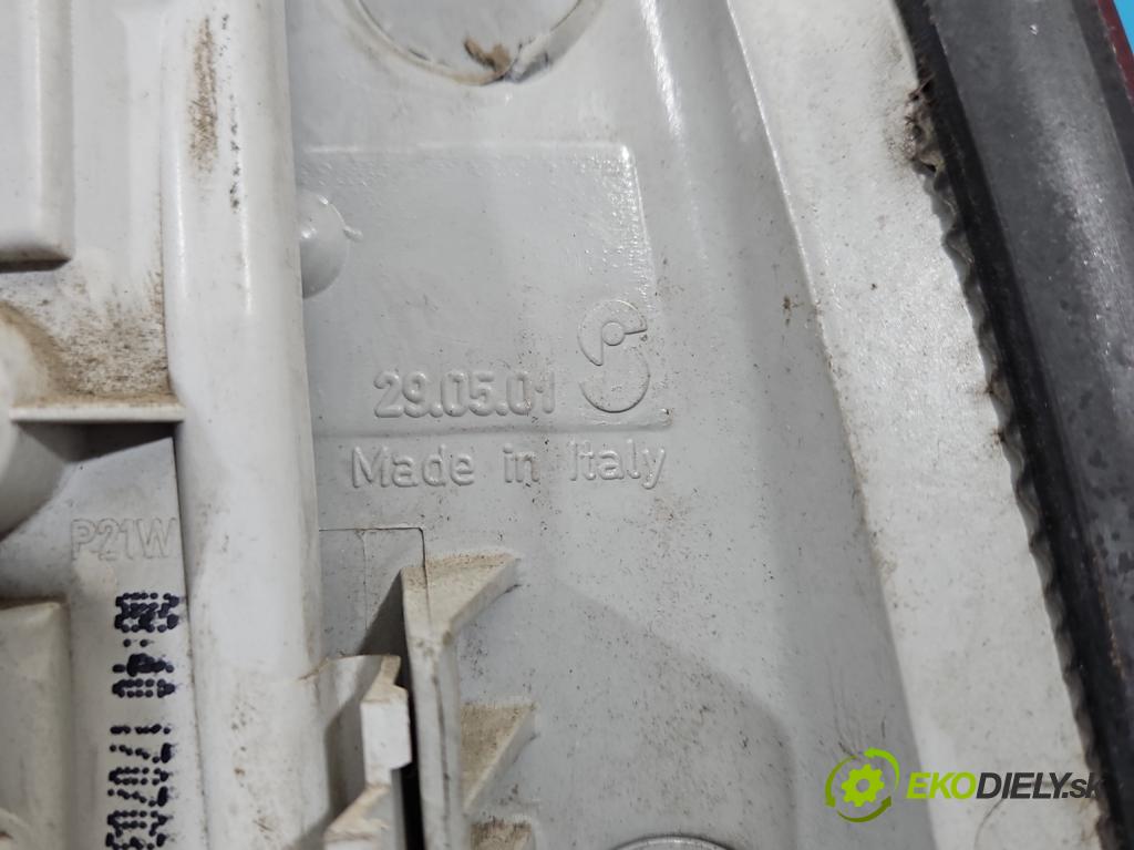 Opel Astra II 1998-2009 1.4 16V 90 HP manual 66 kW 1389 cm3 5- svetlo / reflektor zadné ľavé 13110929 (Kľučka dverí ostatné)