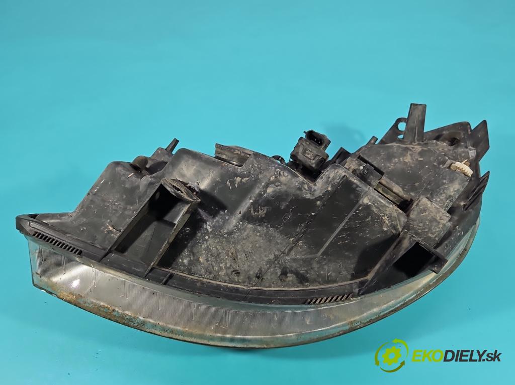 Renault Scenic II 2003-2009 1.6 16V 113 HP manual 83 kW 1598 cm3 5- Reflektor: pravý  (Svetlo predné pravé)