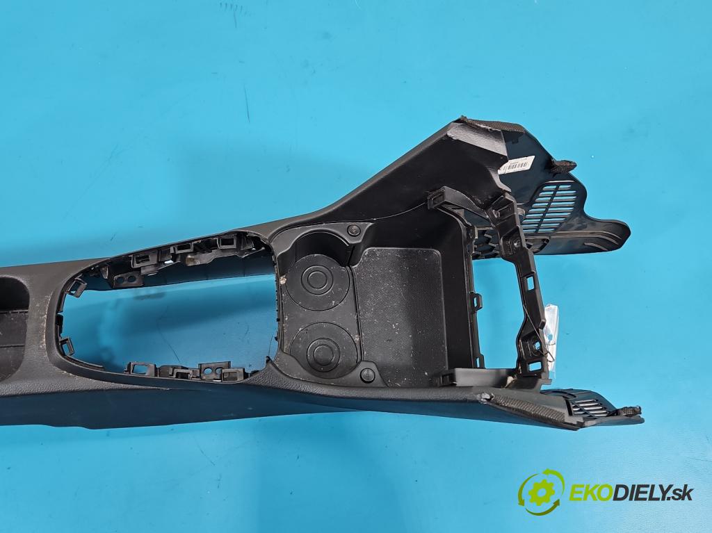 Kia Picanto III  17- 1.2 MPI 84KM manual 61.8 kW 1197 cm3 5- operadlo 84626-G6010 (Lakťová opierka)