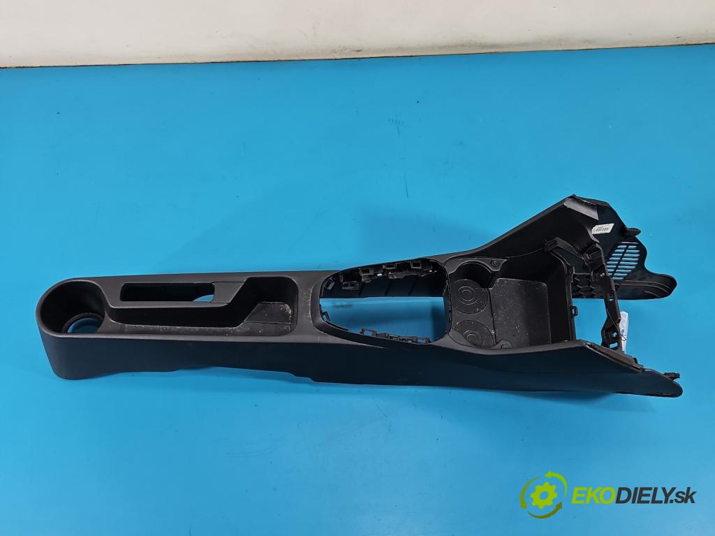 Kia Picanto III  17- 1.2 MPI 84KM manual 61.8 kW 1197 cm3 5- operadlo 84626-G6010 (Lakťová opierka)