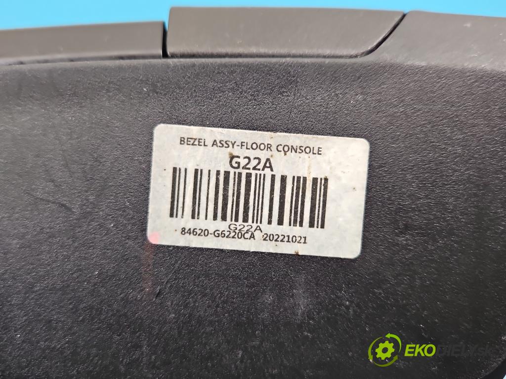 Kia Picanto III  17- 1.2 MPI 84KM manual 61.8 kW 1197 cm3 5- zásuvka USB 96120-G6500